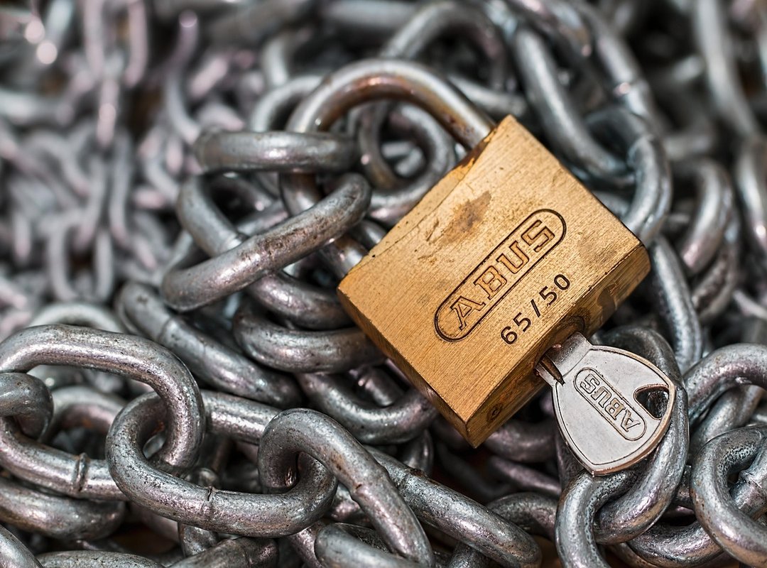 Essential Safety and Privacy Practices for Unfiltered Searching
